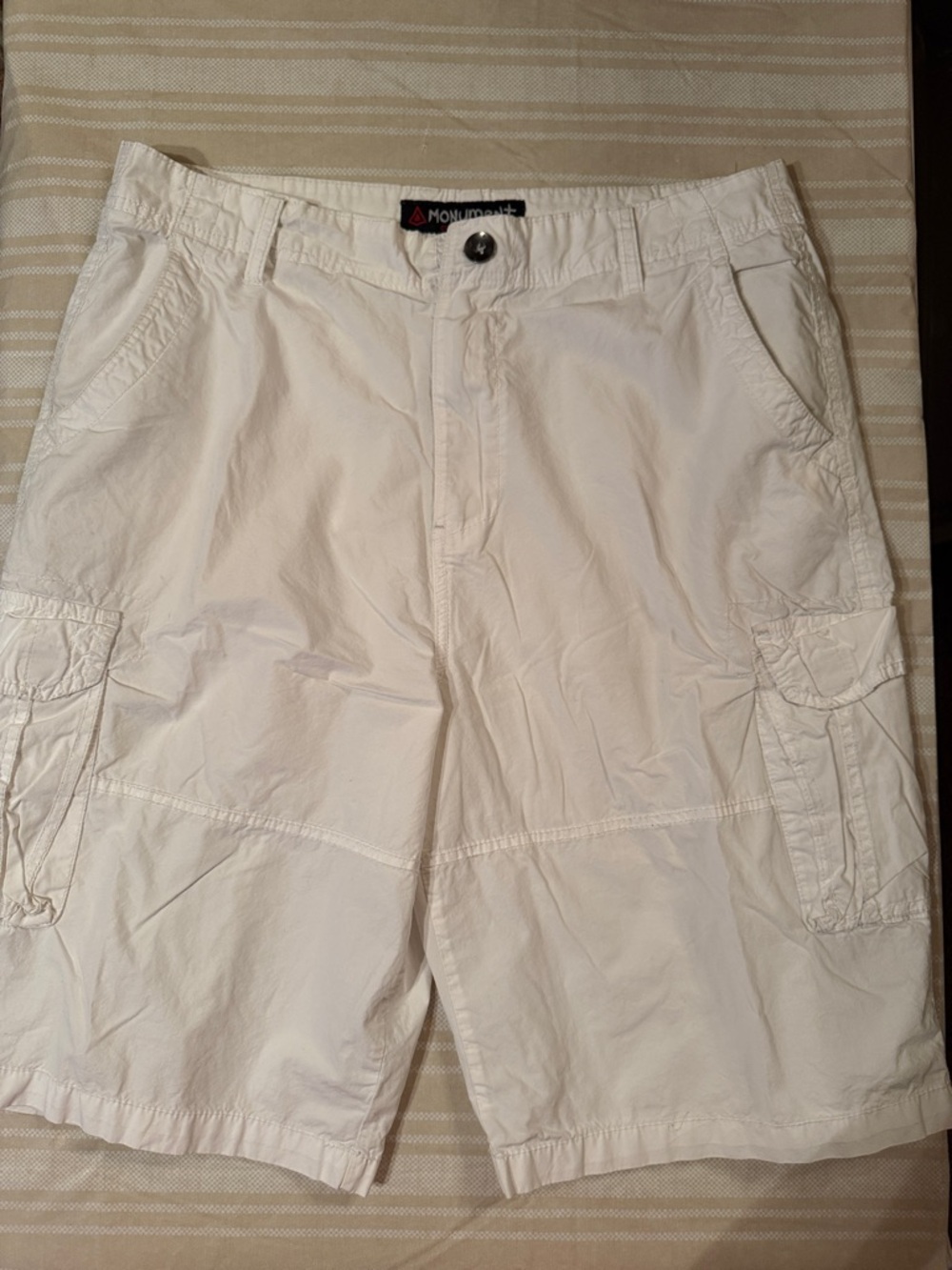 Men's White Cargo Shorts with Utility Pockets